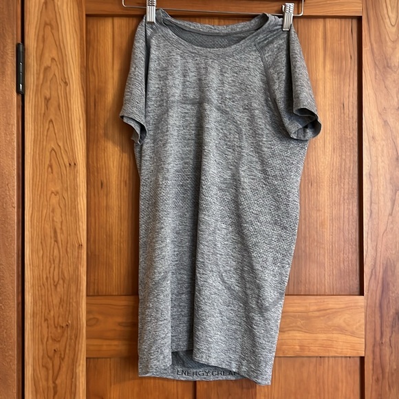 Lululemon Like-New Gray Swiftly Tech Short Sleeve - Picture 3 of 4